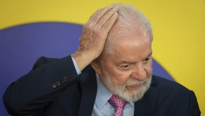 Presidente-Lula-durante-ato-no-palacio-do-planalto-Metrópoles-2