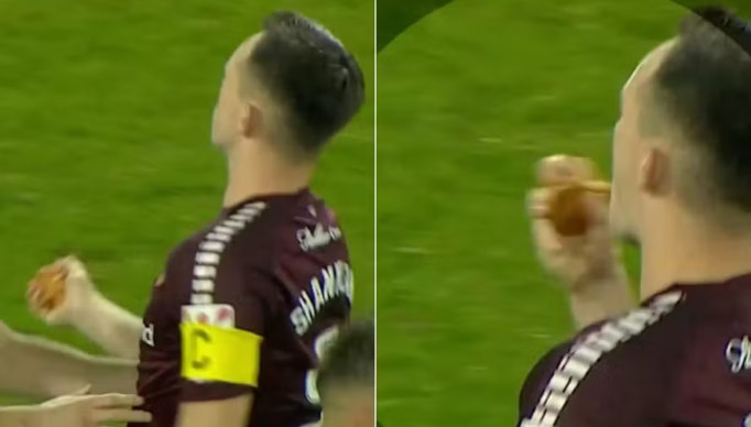 Screenshot 2024-02-29 at 16-42-28 Jogador come torta atirada nele por torcedor adversário ao comemorar gol