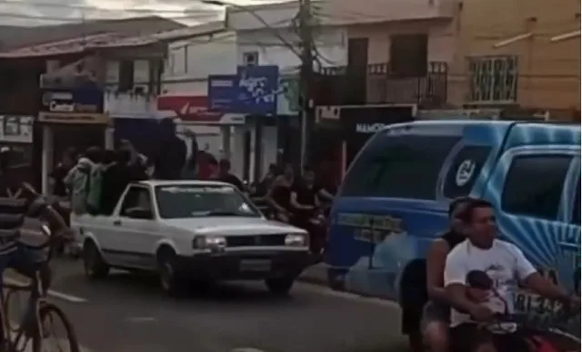 Cortejo fúnebre em Madalena é feito ao som de Dedin Gouveia