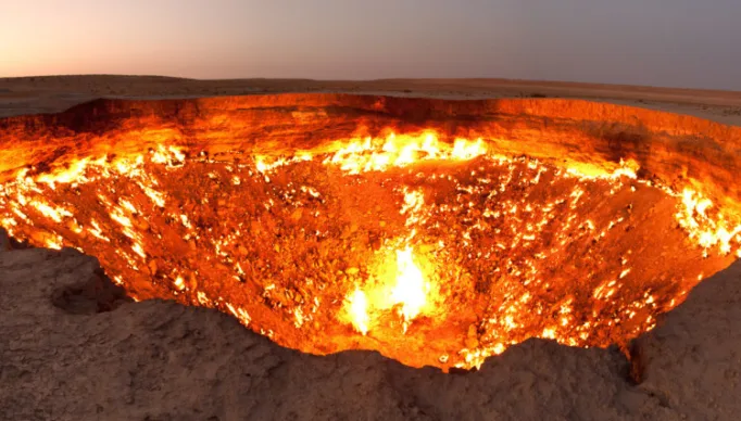 1_darvasa_gas_crater_panorama-26170654