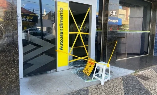 37447adc7bd101068e7ebc4d92a0f081