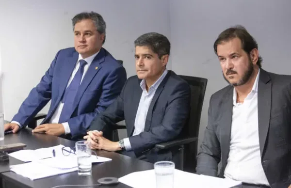 Reunião-executiva-do-União-Brasil-que-pode-decidir-o-afastamento-imediato-do-presidente-nacional-do-partido-deputado-Luciano-Bivar-4-600x400