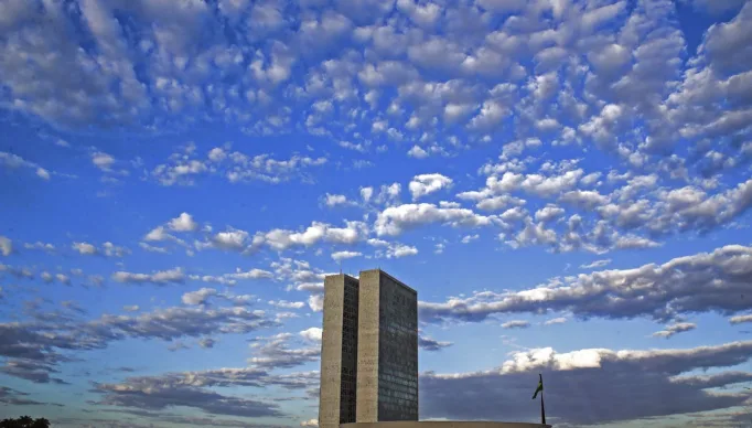 brasilia_congresso_nuvens_e_0416202217_2.jpg