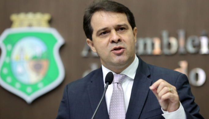 deputado-evandro-leitao-e-reeleito-presidente-da-assembleia-legislativa-do-cearaa
