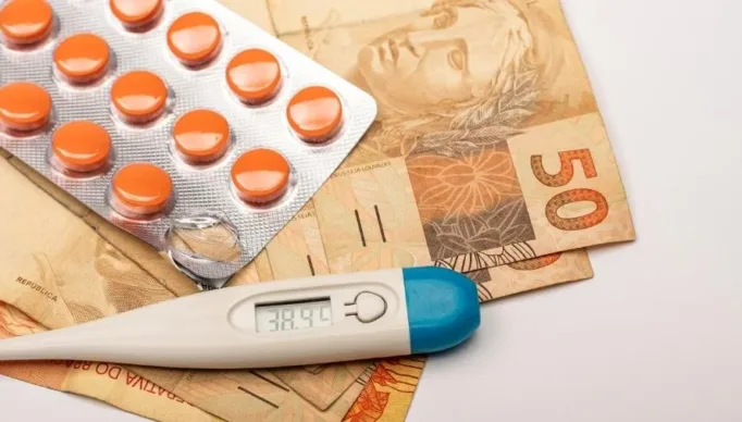 gasto-com-saude-dinheiro-remedios-1627415725050_v2_900x506