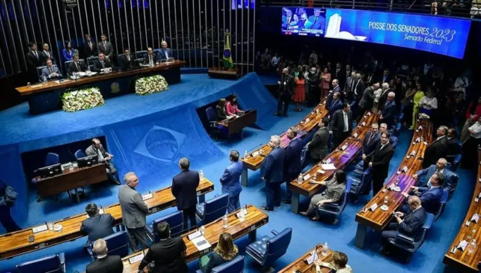 img-cid-gomes-participa-do-inicio-das-atividades-legislativas-do-senado-federal-1140x599