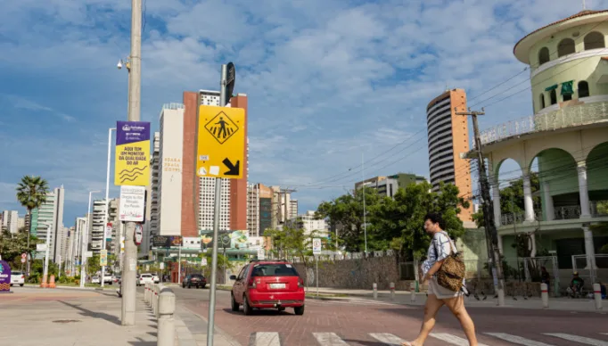 1_monitores_de_ar_em_fortaleza_av_beira_mar__6-25558085