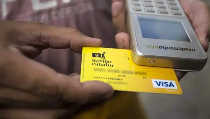 201202_AUX-CATADOR-CARTAO_TS8403-1140x760