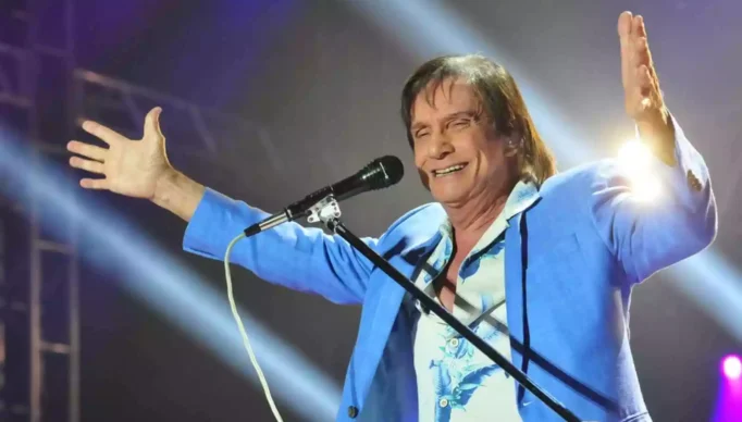 emendando-um-sucesso-atras-do-outro-roberto-carlos-cantou-detalhes_1_69610