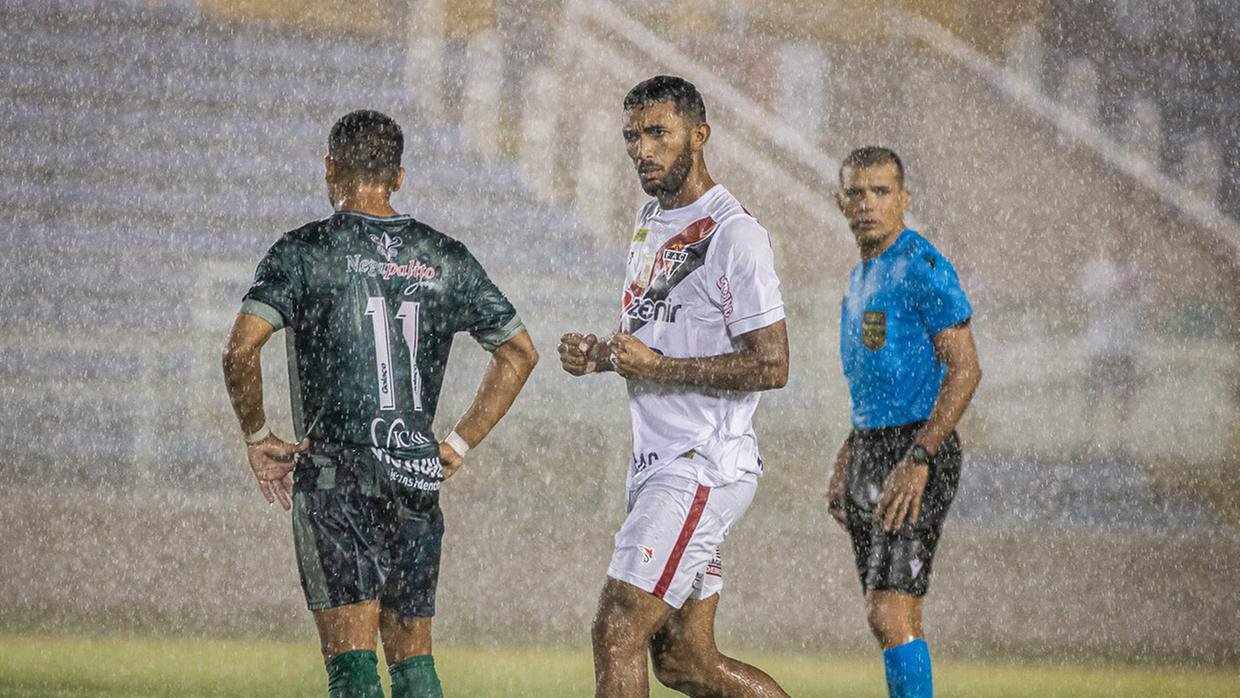 1DXR0586_Easy-Resize.com