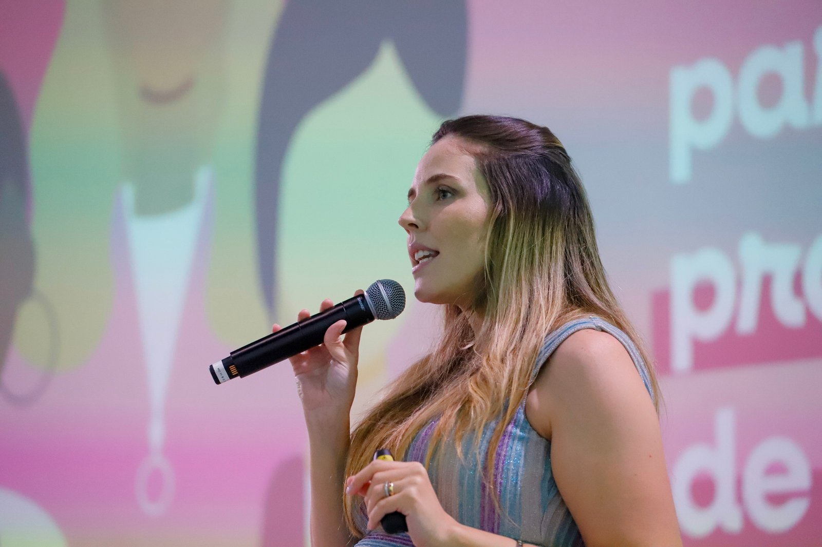 VICE GOVERNADORA JADE ROMERO NO LANCAMENTO DO 5 BLOCO CEARA POR ELAS, NO MUSEU DA IMAGEM E DO SOM.