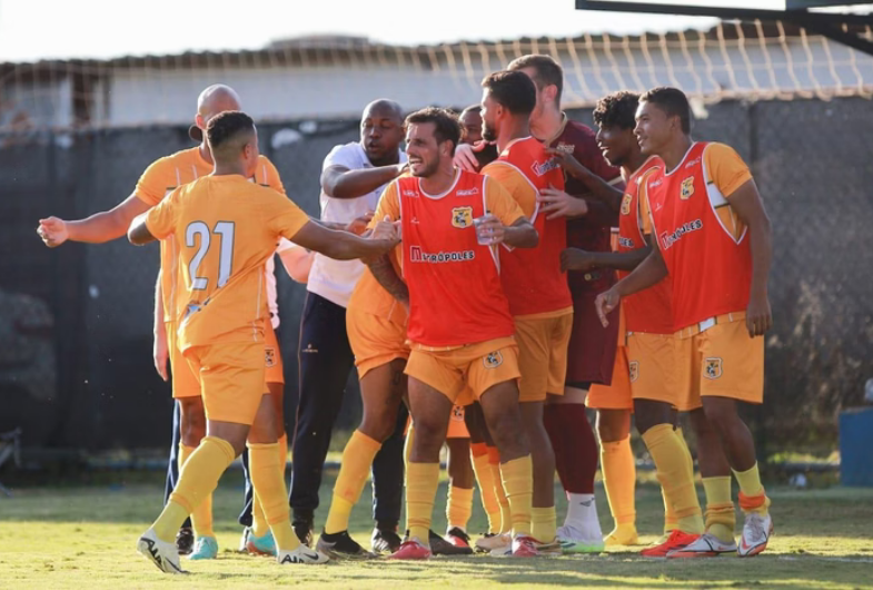 Screenshot 2024-05-13 at 14-16-55 Treinador não aceita críticas e pede demissão no intervalo