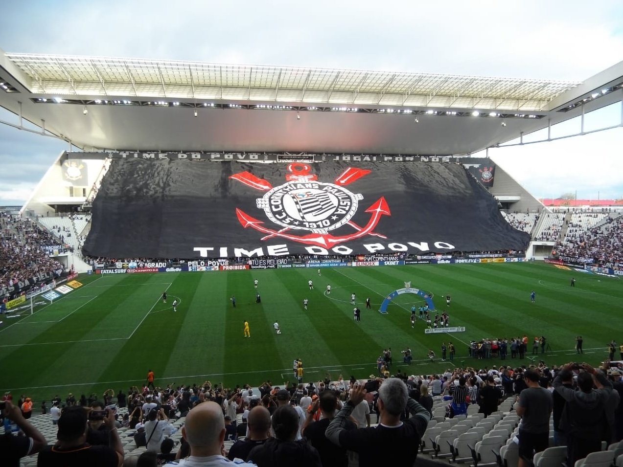 Corinthians-pode-romper-com-Libra-e-acertar-com-Forte-Brasil