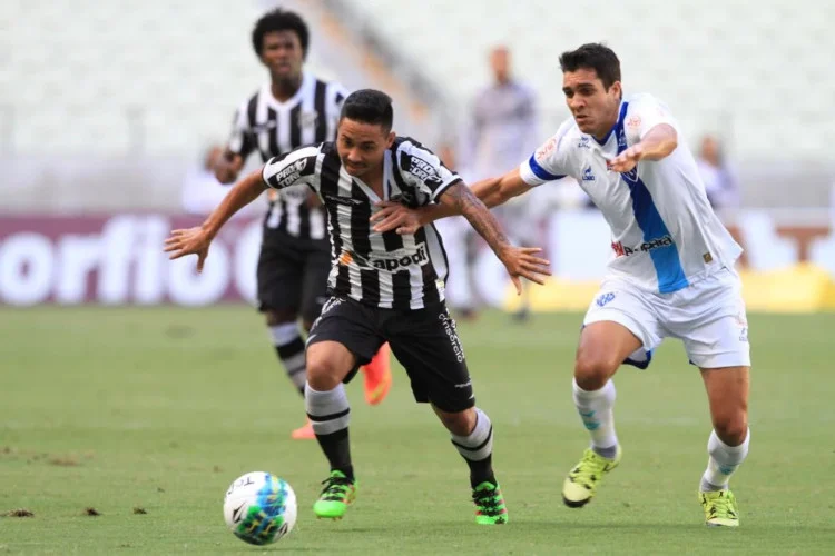 1_ceara_reencontra_paysandu_sete_anos_depois_na_serie_b-27934602