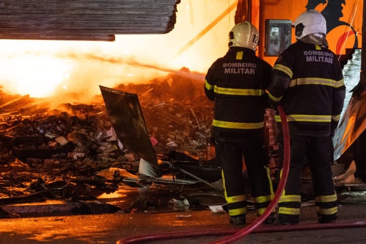 1_incendio_centro_lojas095-27756496