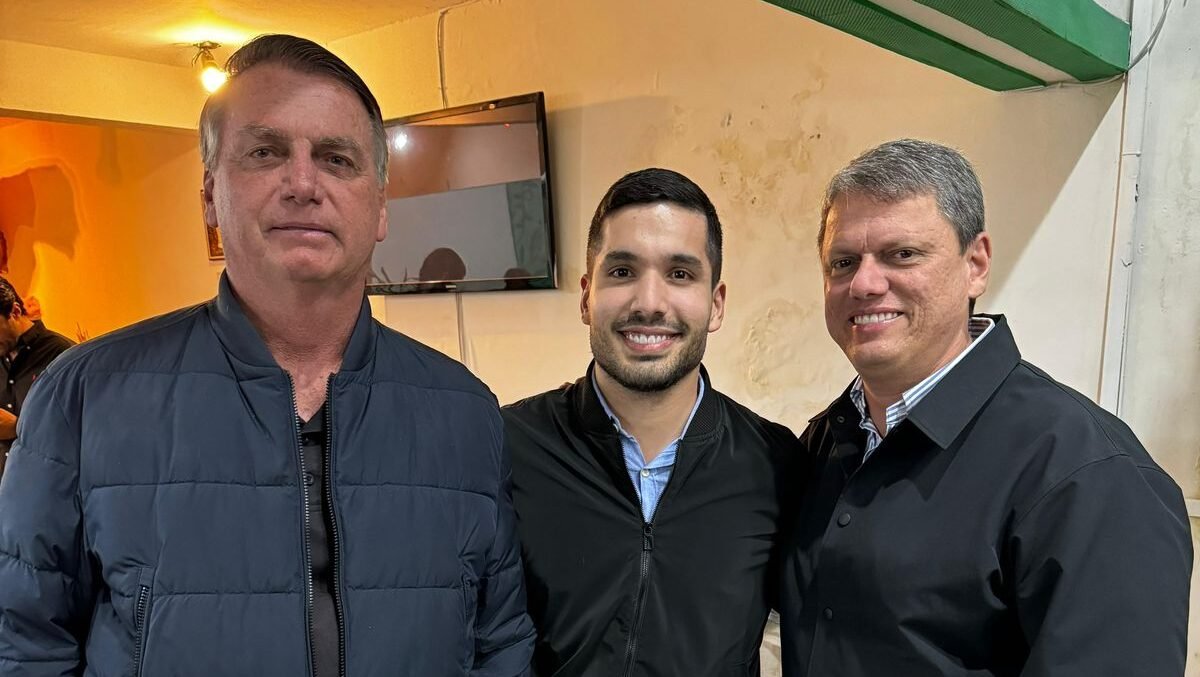 andre-fernandes-reuniao-bolsonaro-e-tarcisio-freitas-e1721002139730