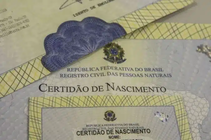 1_certidao_de_nascimento_registro_civil_mcajr_abr_0403221131-7938516-jpg