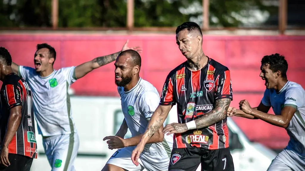 Floresta vence o Caucaia e garante vaga na final da Taça Fares Lopes