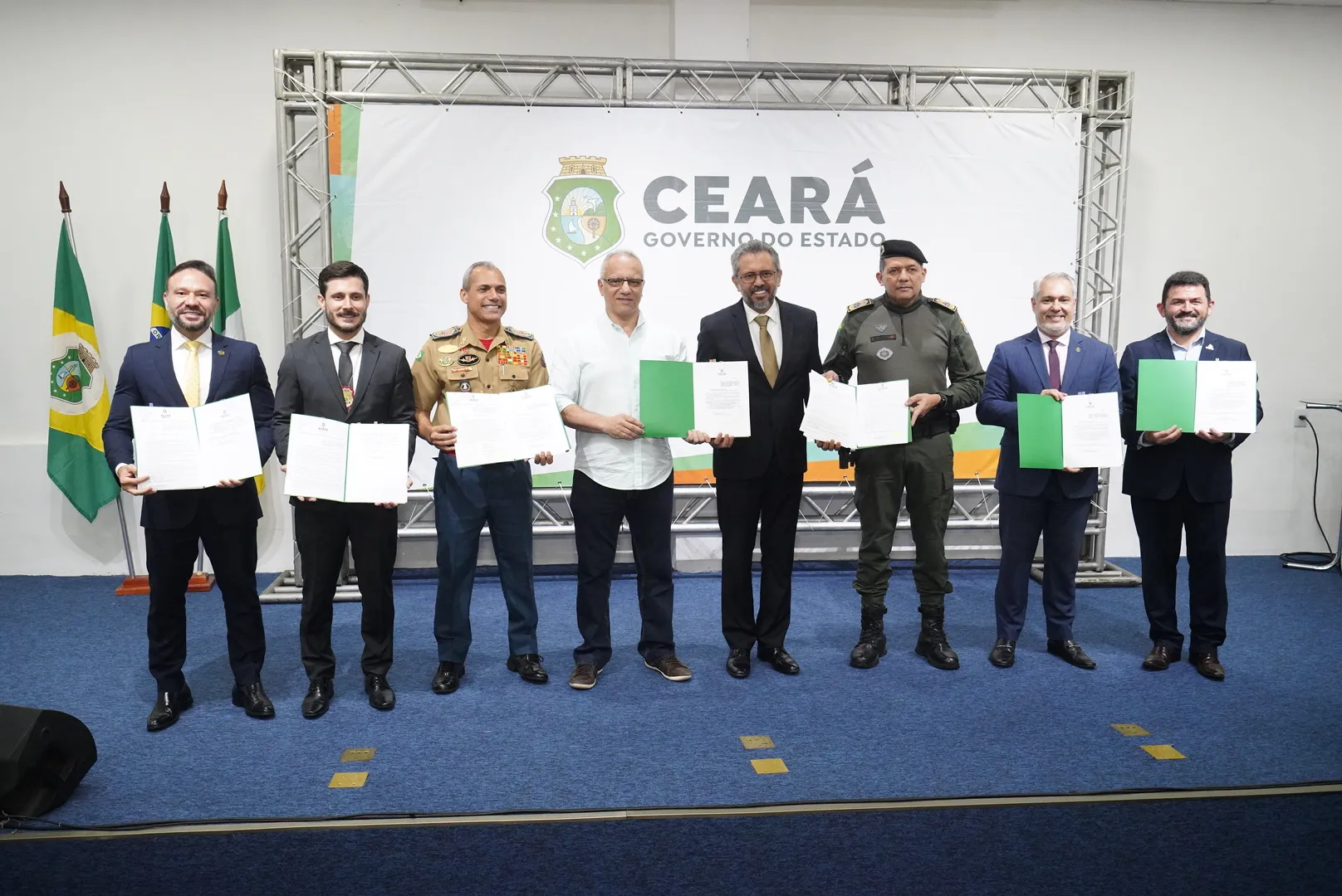 Governador Elmano sanciona reestruturação das Forças de Segurança do Ceará