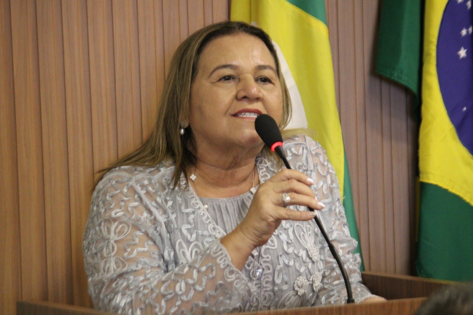 Prefeita Elíria Queiroz toma posse em Ibaretama